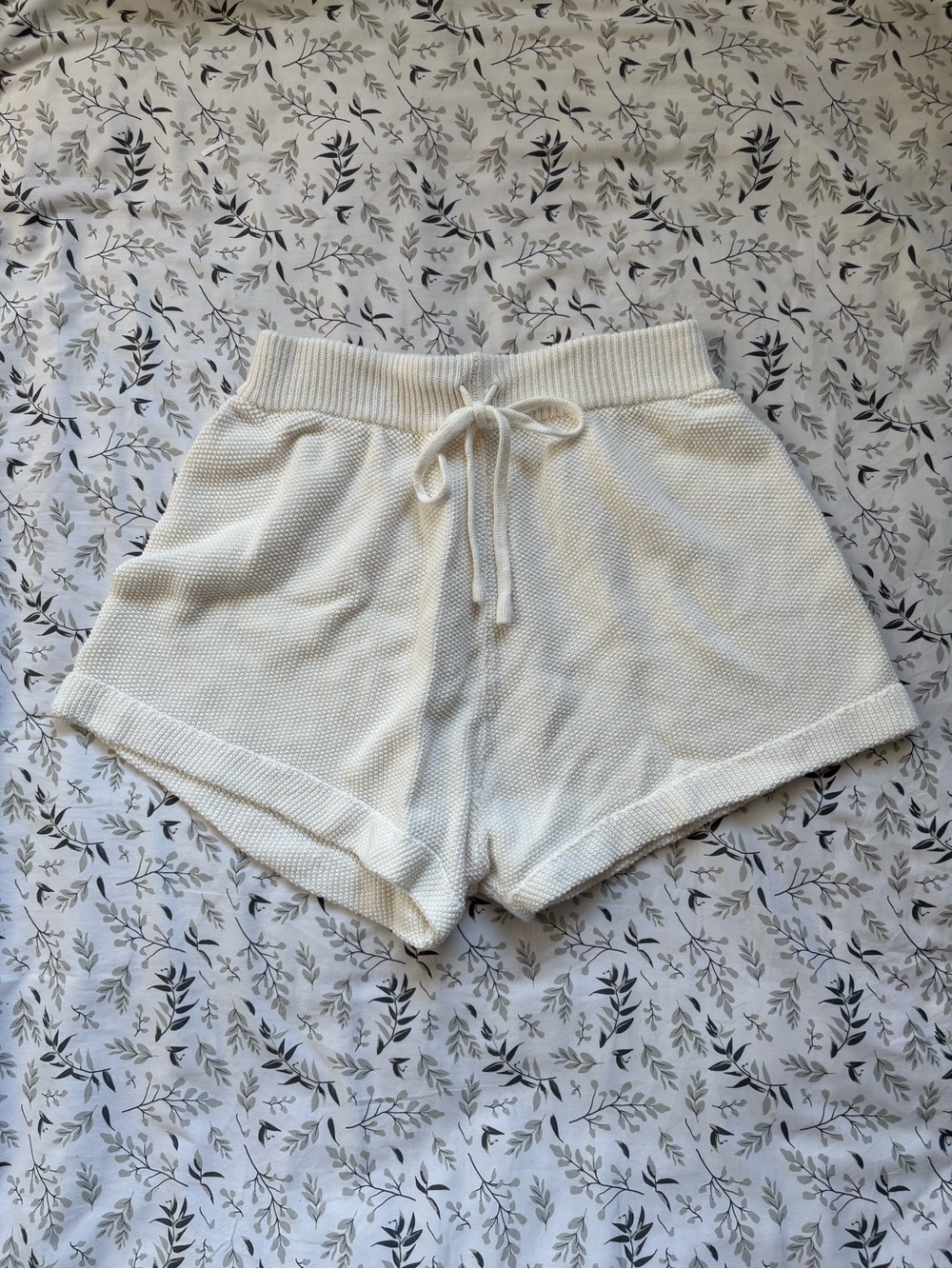 Cream Knit High Waisted Shorts size Medium